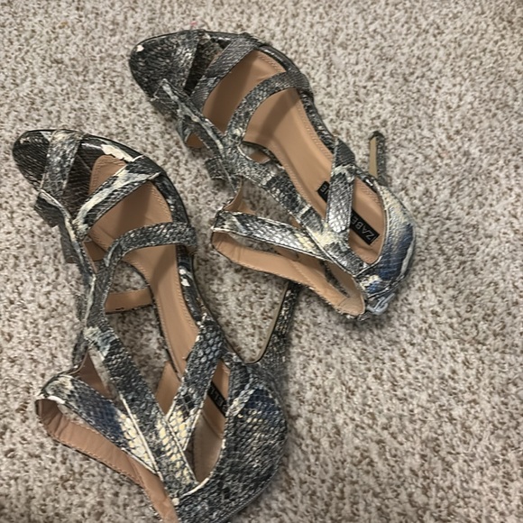 Zabella Rue - Picture 3 of 5